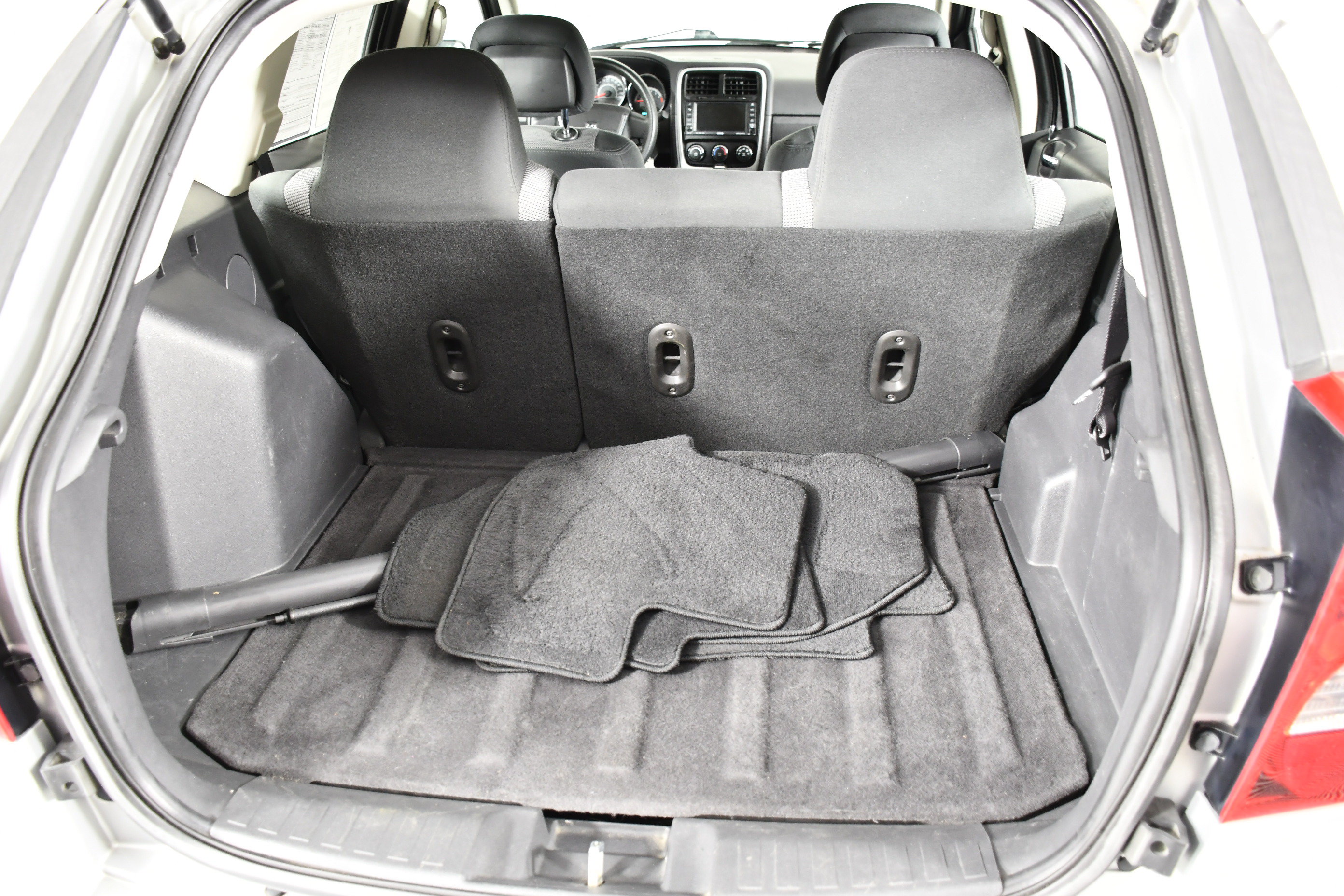 Used 2011 Dodge Caliber Mainstreet FWD image 39