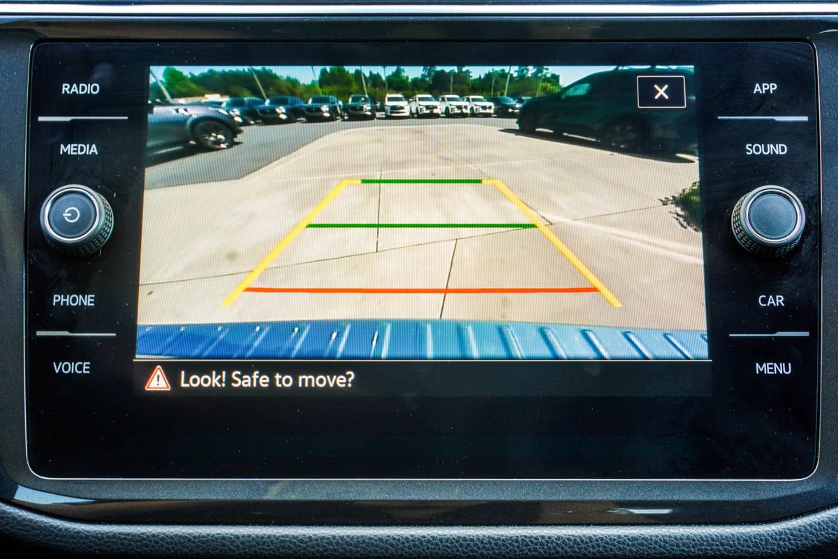Used 2022 Volkswagen Tiguan SE FWD image 29