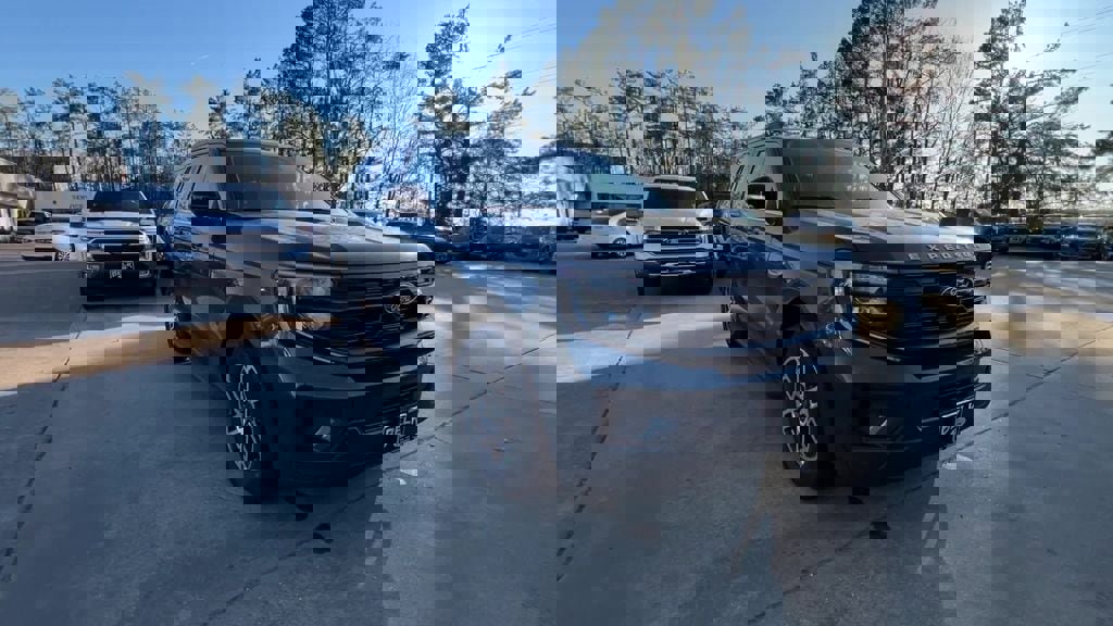 New 2026 Ford Expedition Active image 8