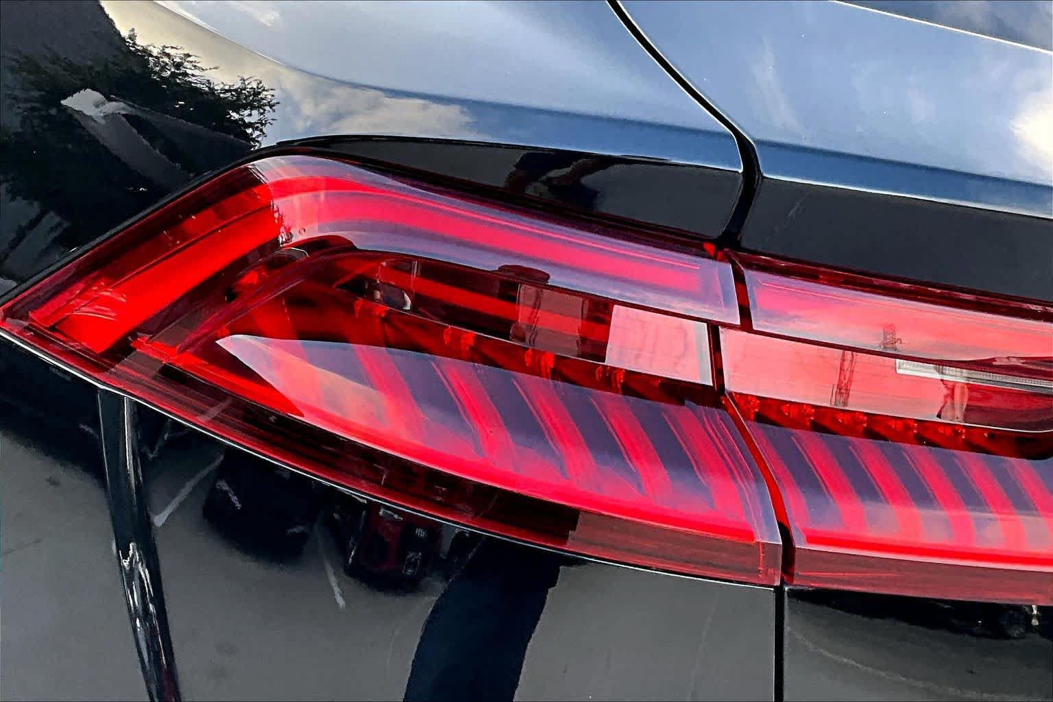 Used 2023 Audi SQ8 Prestige AWD/4WD image 30