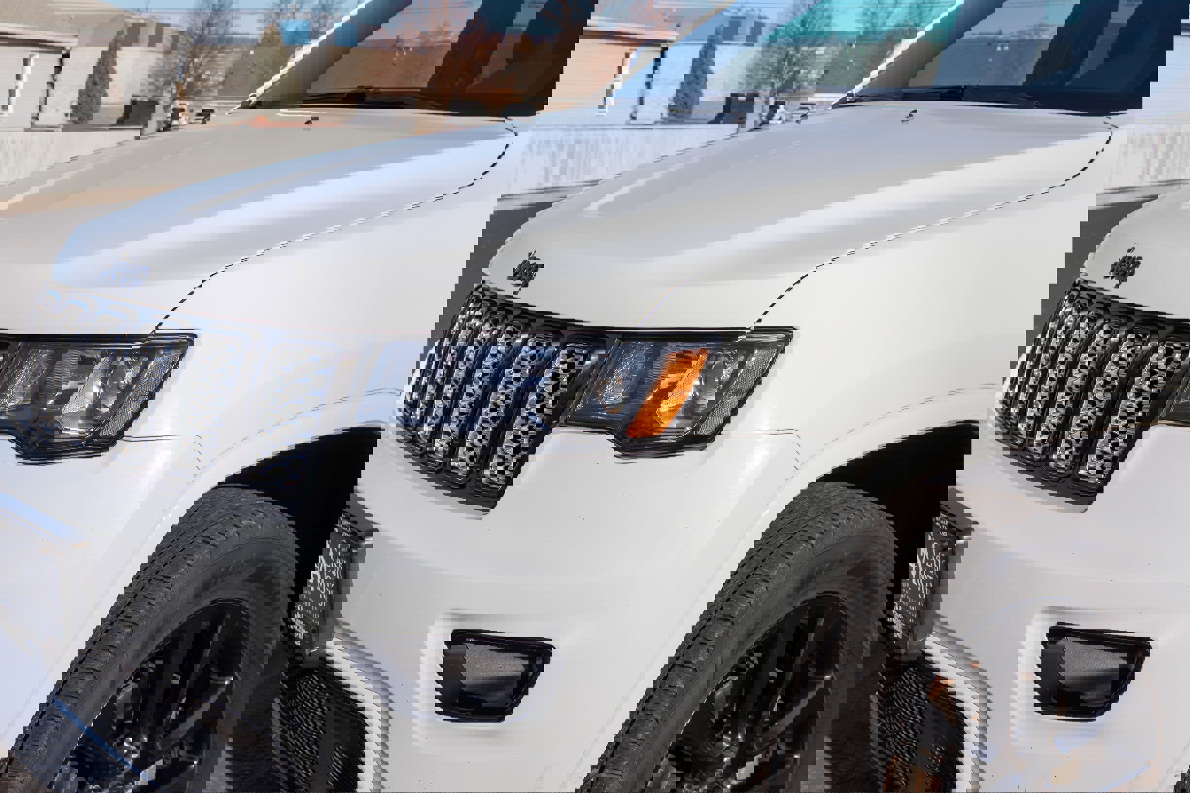 Used 2020 Jeep Grand Cherokee Altitude image 38