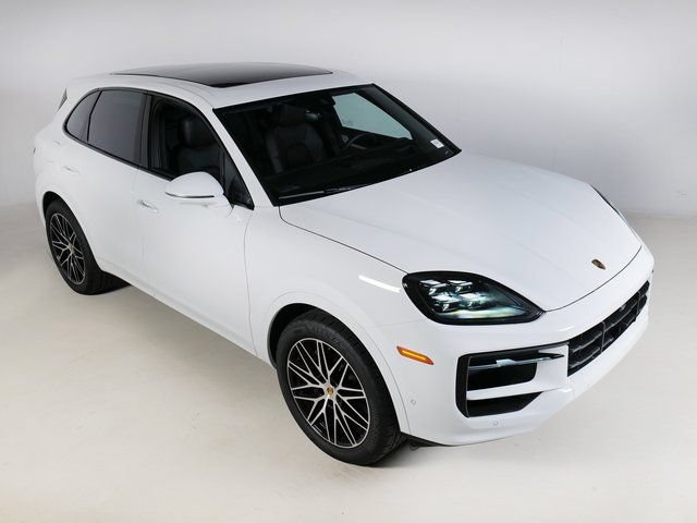 Certified 2026 Porsche Cayenne AWD/4WD image 28