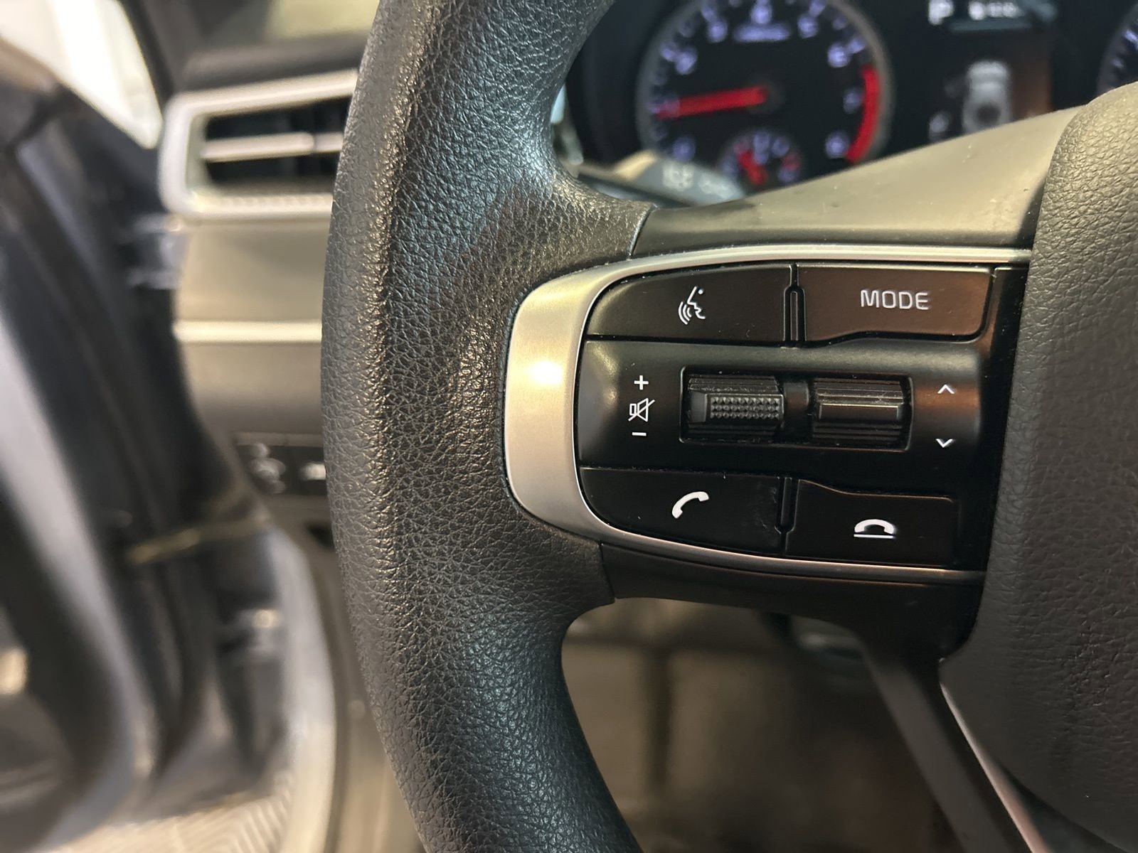 Used 2022 Kia K5 LX image 16