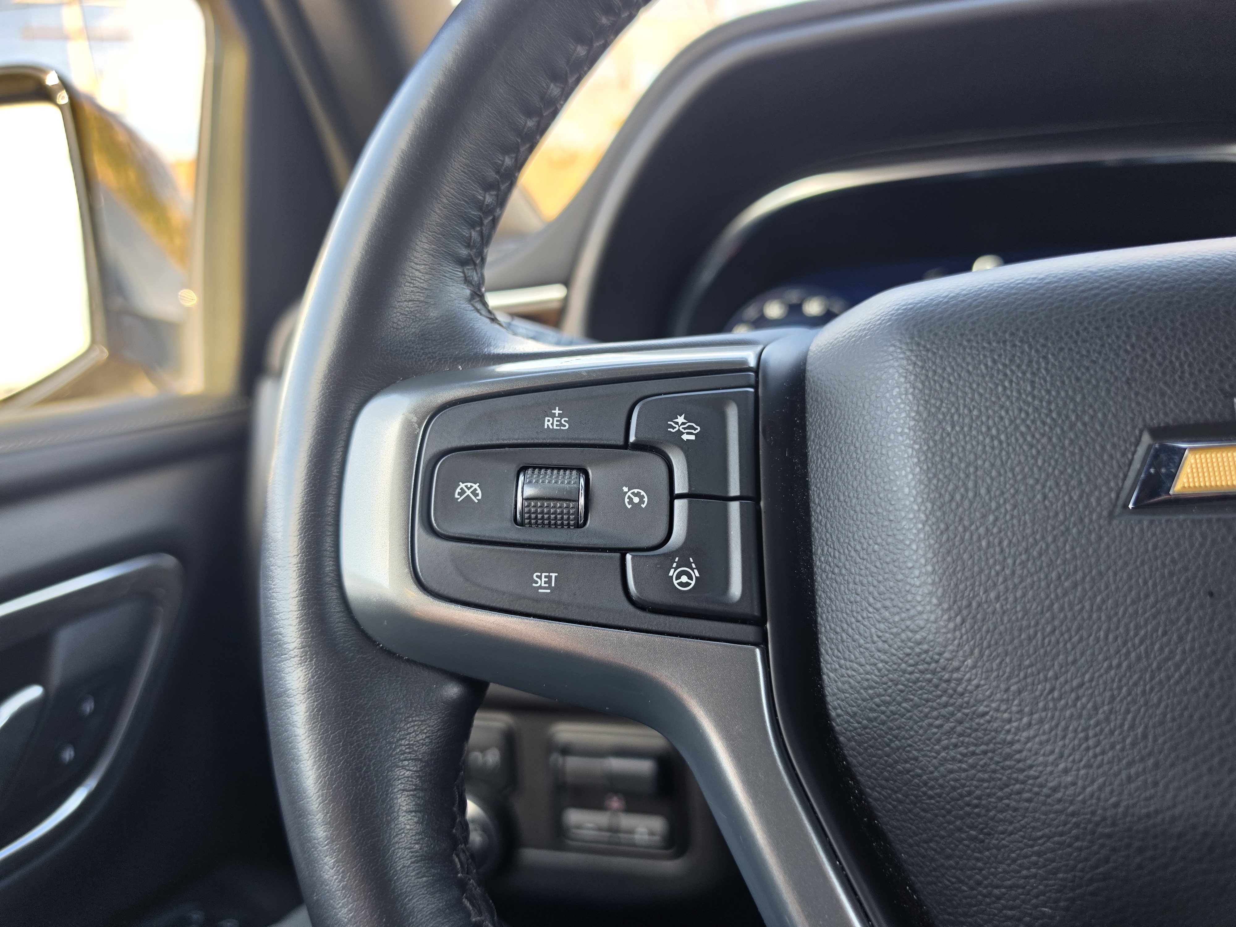 Used 2024 Chevrolet Tahoe Premier w/ Advanced Technology Package AWD/4WD image 23