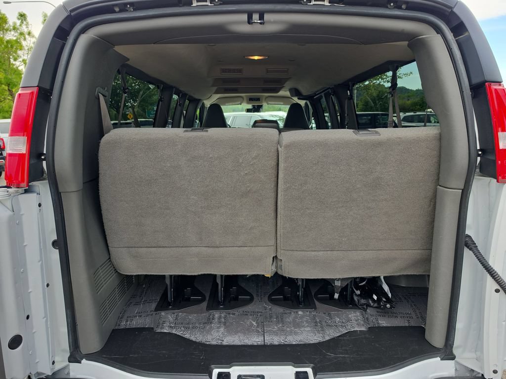 Certified 2025 Chevrolet Express 3500 LT w/ LT Preferred Equipment Group RWD image 24