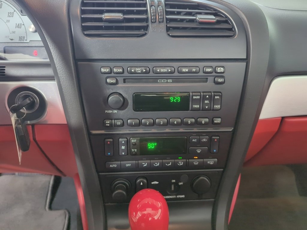 Used 2002 Ford Thunderbird image 19