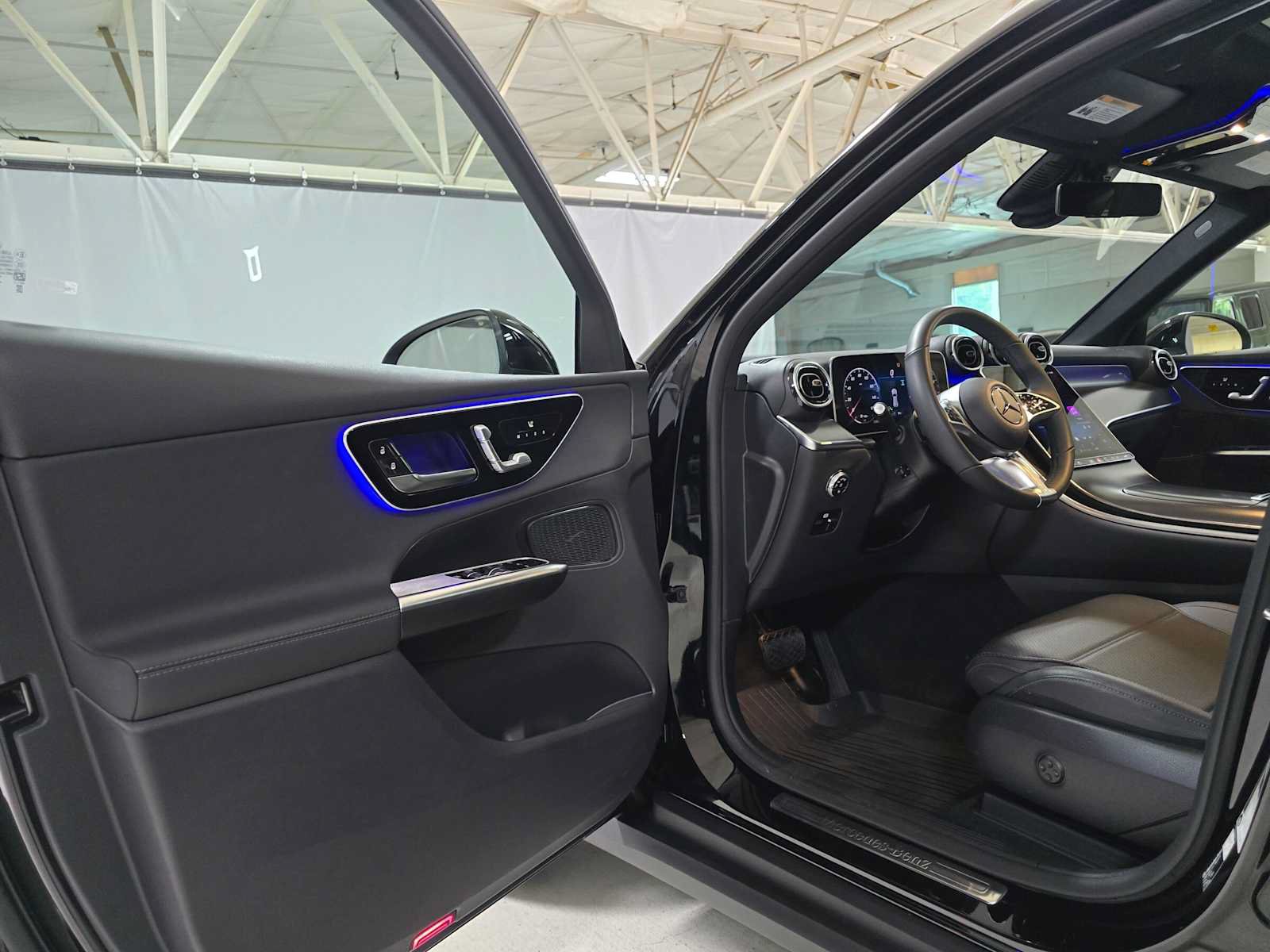 Used 2026 Mercedes-Benz GLC 300 4MATIC image 19