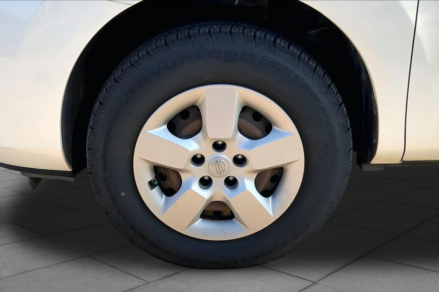Used 2013 Nissan Rogue S FWD image 10