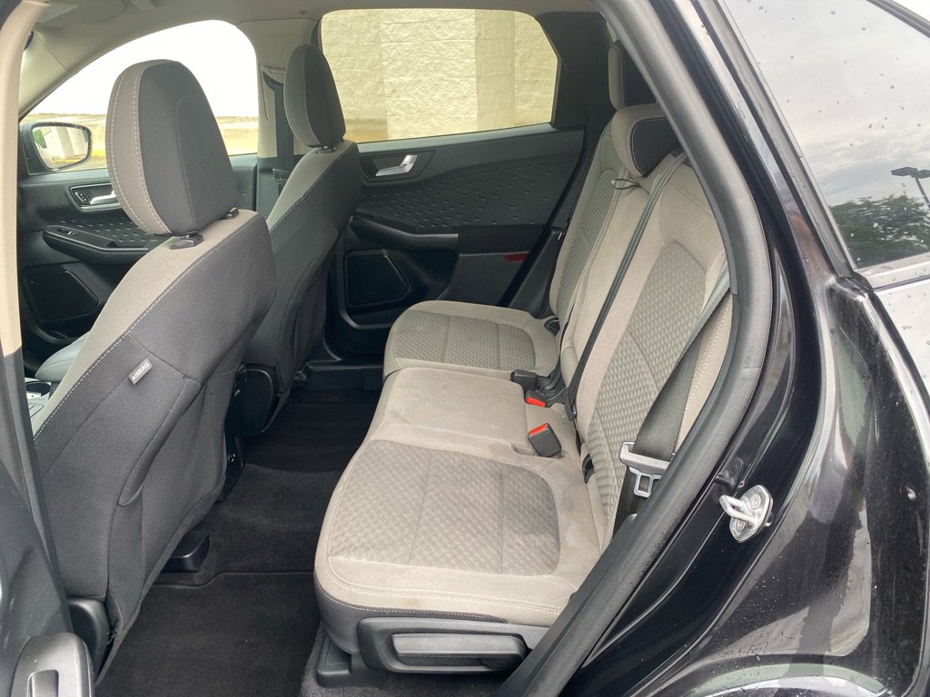 Used 2020 Ford Escape SE image 18
