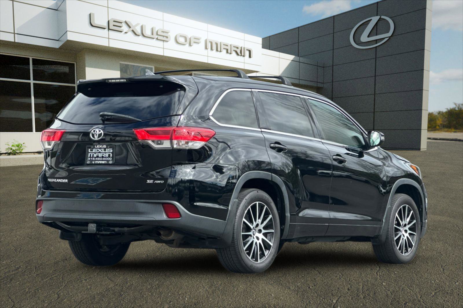 Used 2017 Toyota Highlander XLE image 8