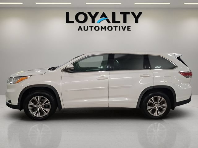 Used 2014 Toyota Highlander Plus AWD/4WD image 2
