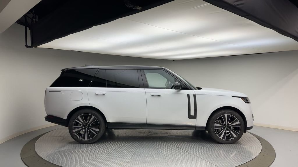 Certified 2024 Land Rover Range Rover Long Wheelbase SE AWD/4WD image 9