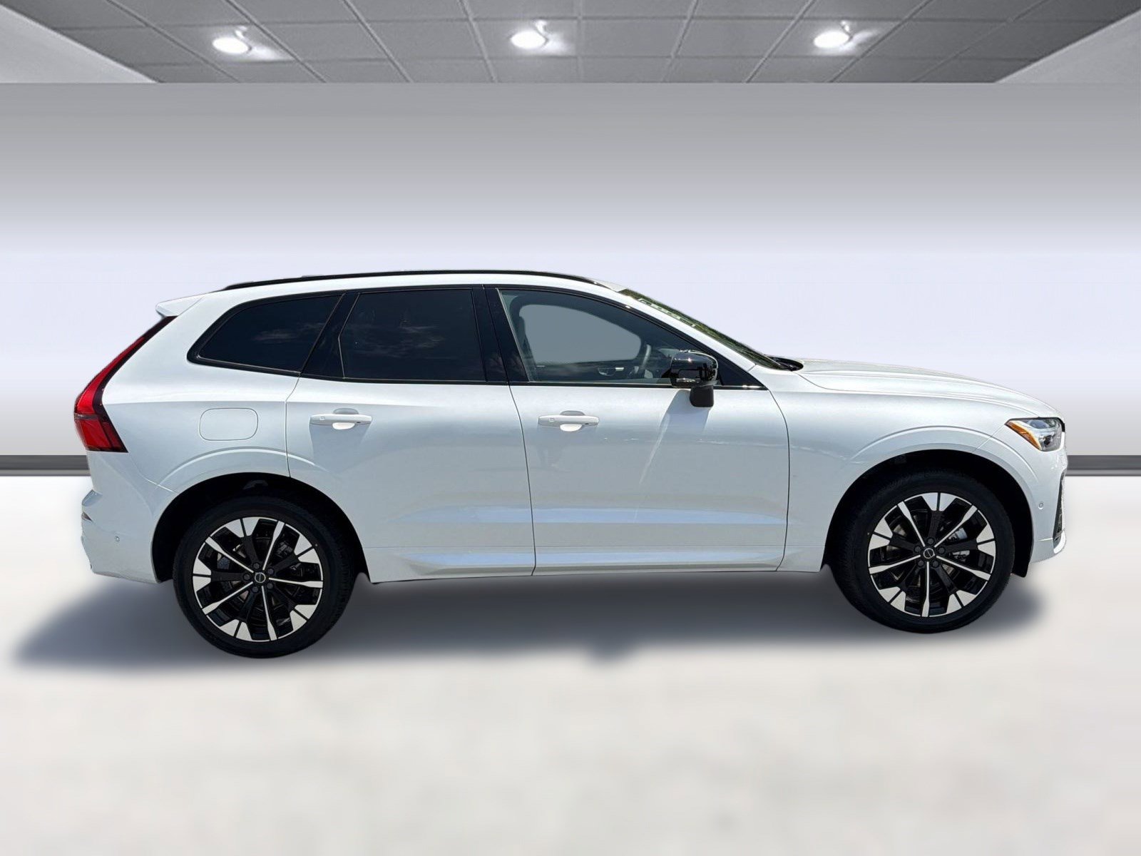 New 2026 Volvo XC60 B5 Plus w/ Climate Package AWD/4WD image 8