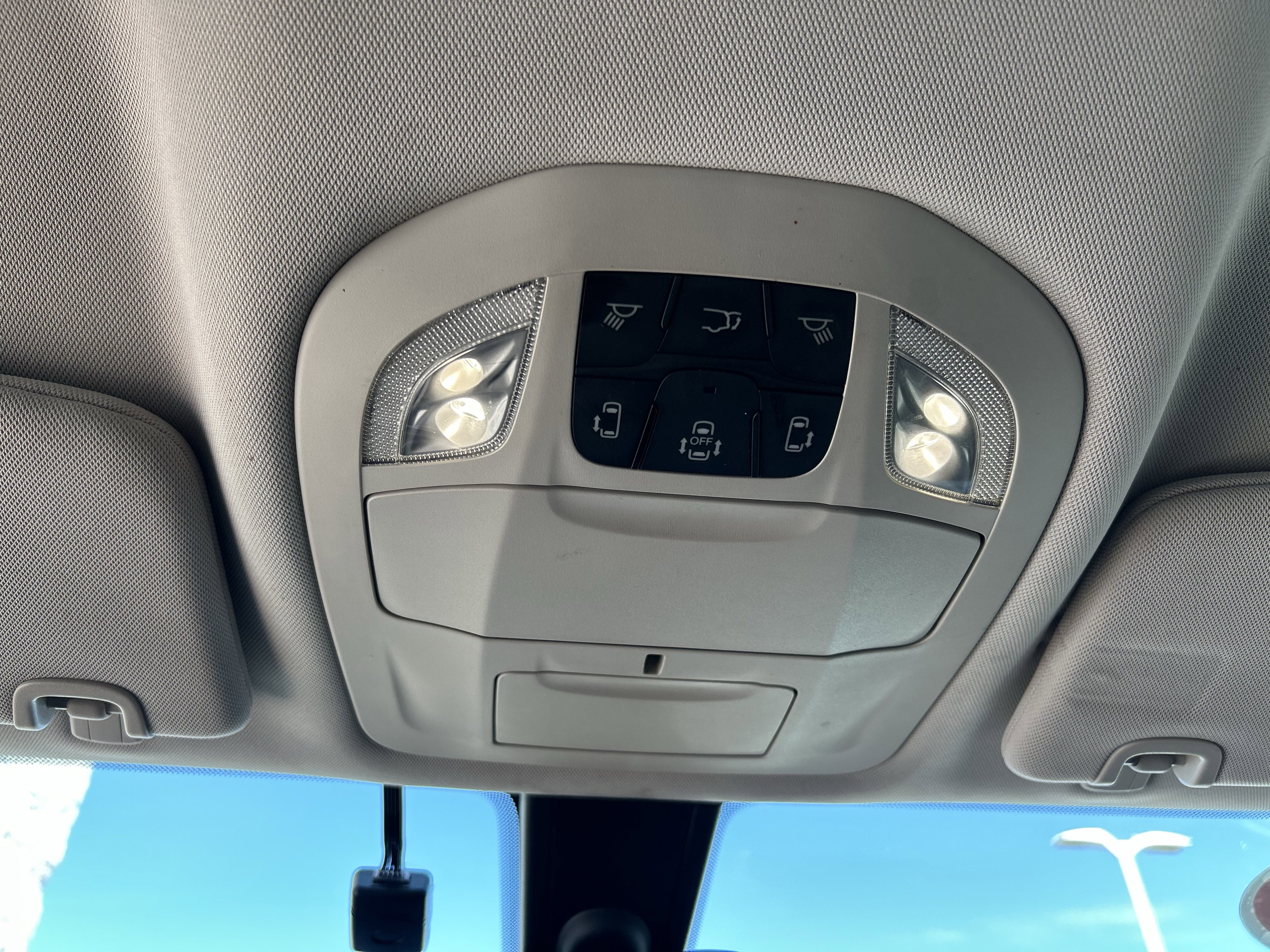 Used 2017 Chrysler Pacifica Touring w/ Tire & Wheel Group image 31