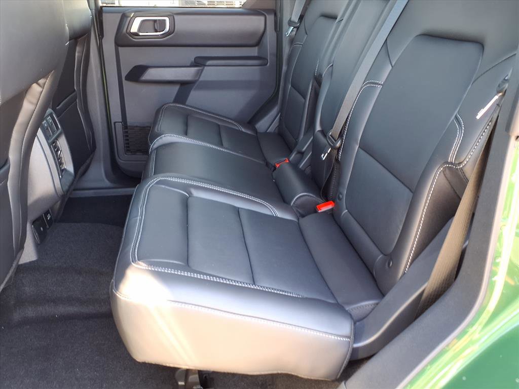 New 2025 Ford Bronco Outer Banks w/ Black Appearance Package image 7