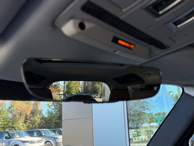 New 2025 Land Rover Defender 110 X-Dynamic SE image 28