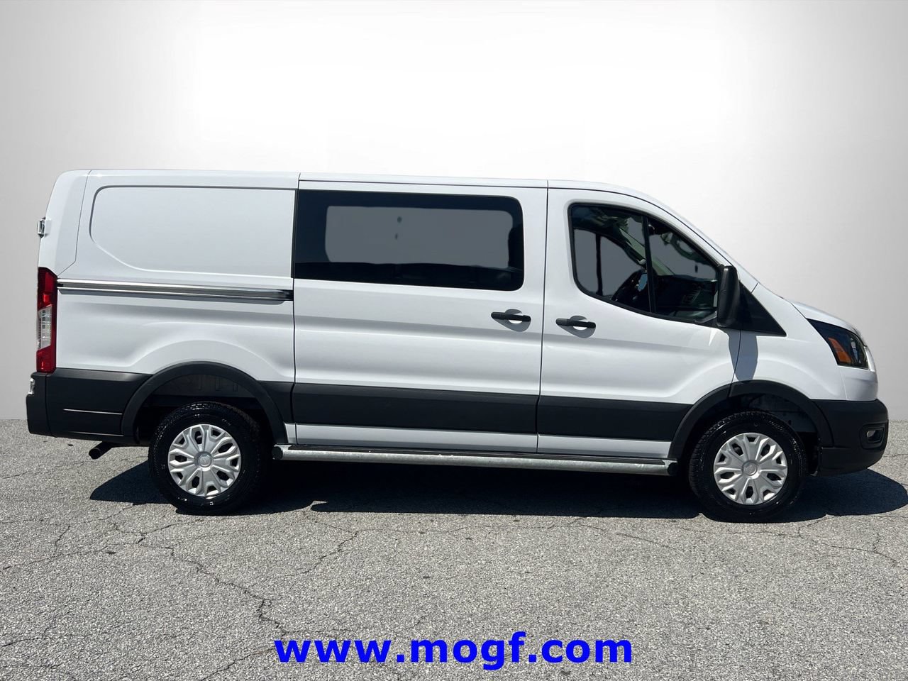 Used 2025 Ford Transit 250 Low Roof w/ Exterior Upgrade Package RWD image 25