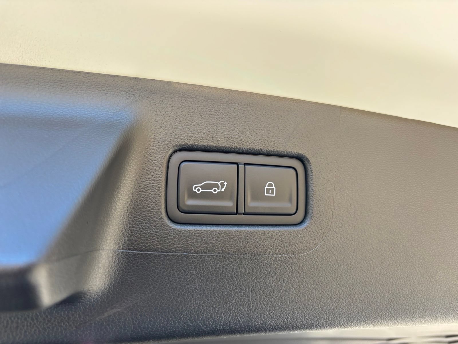 Used 2026 Hyundai Santa Fe SEL FWD image 17