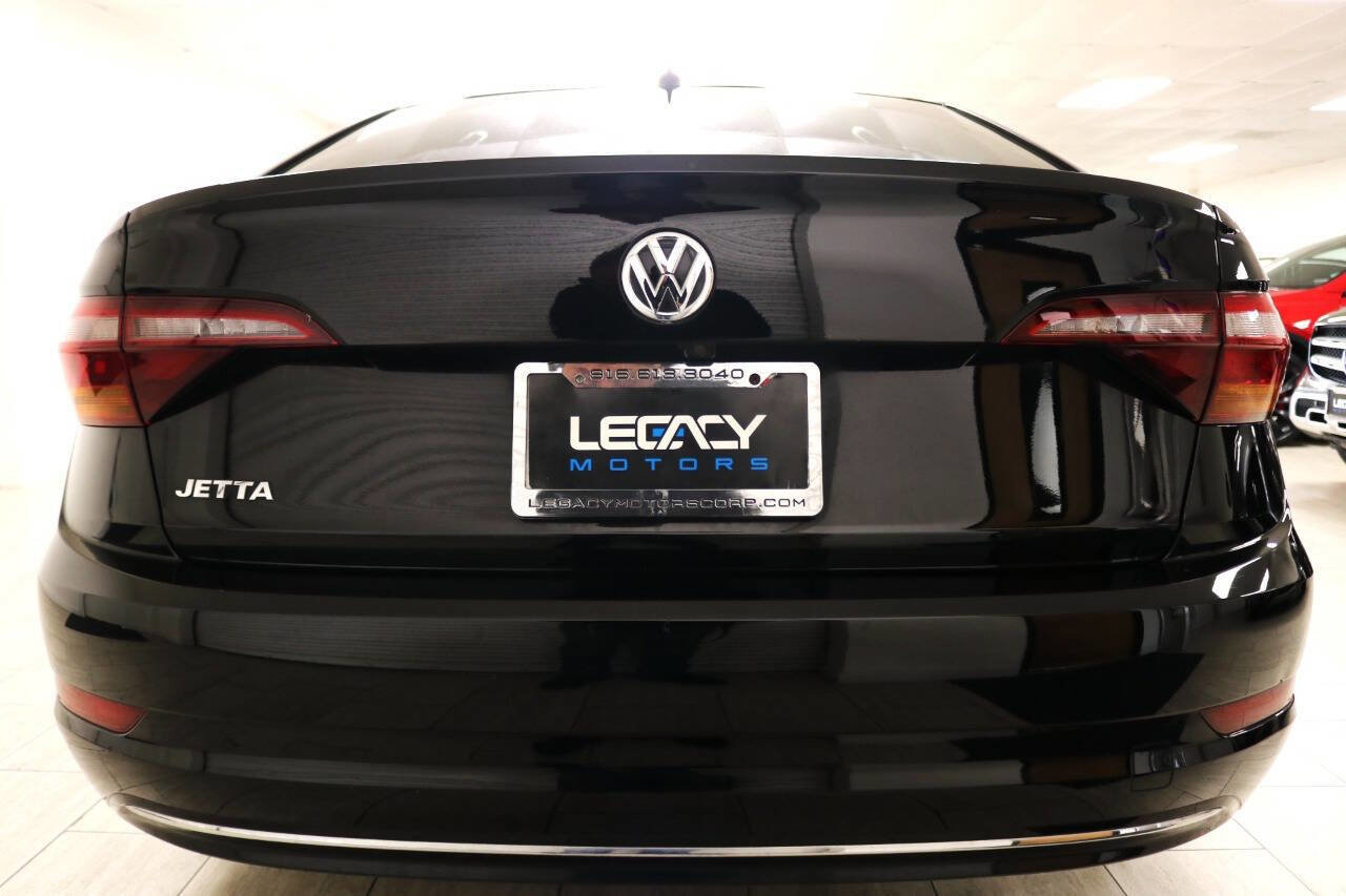 Used 2019 Volkswagen Jetta SE w/ Cold Weather Package FWD image 7