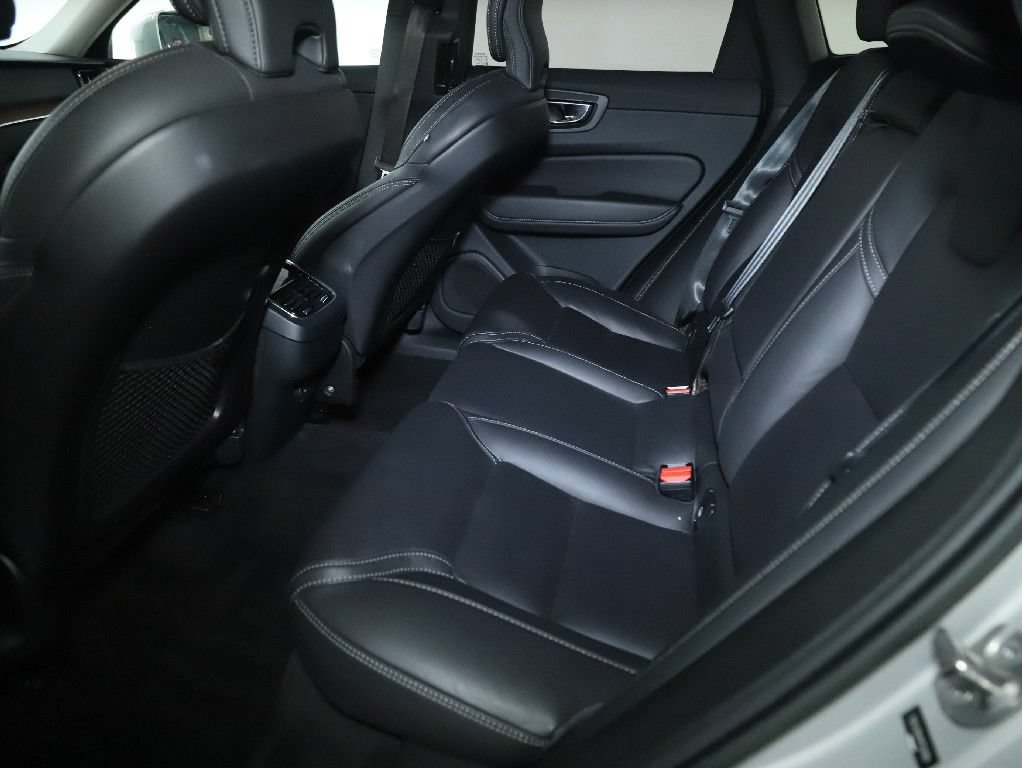 Used 2023 Volvo XC60 B5 Ultimate w/ Climate Package AWD/4WD image 14