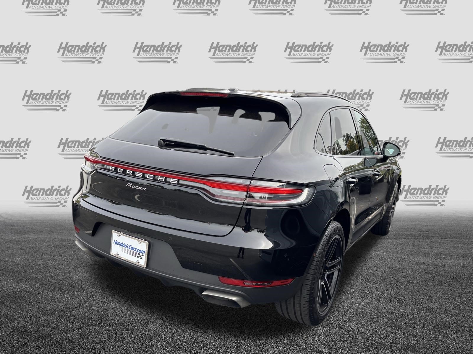Used 2020 Porsche Macan AWD/4WD image 11