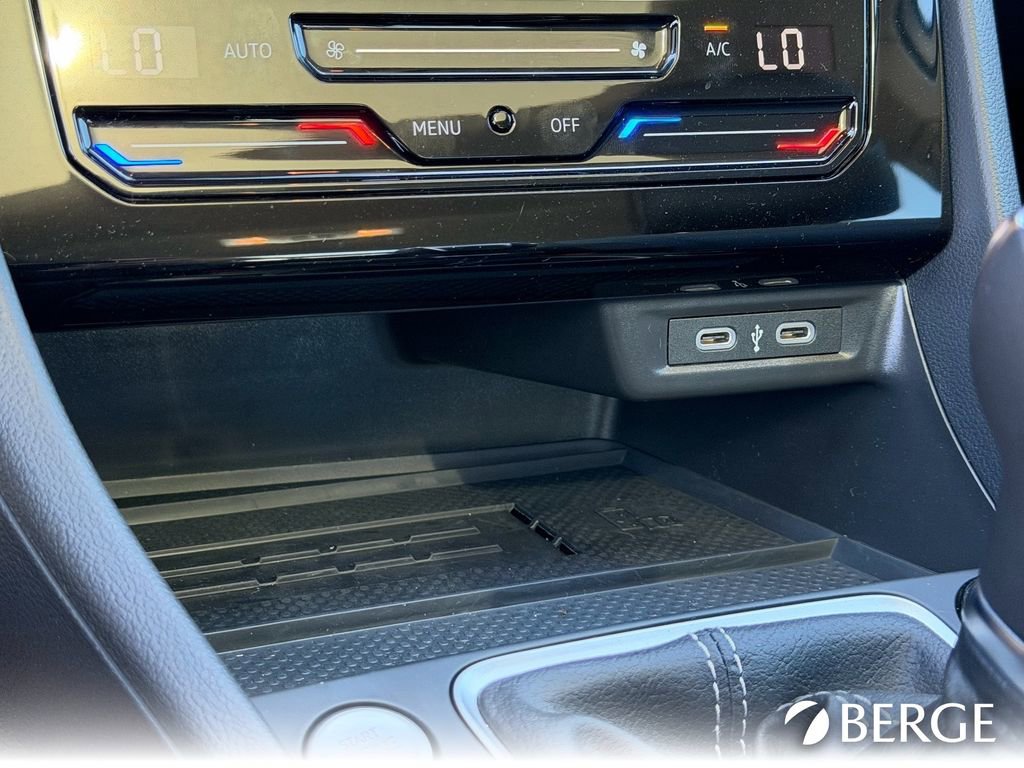 Used 2026 Volkswagen Jetta SE image 32