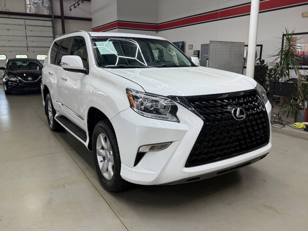 Used 2016 Lexus GX 460 w/ Comfort Package AWD/4WD image 1