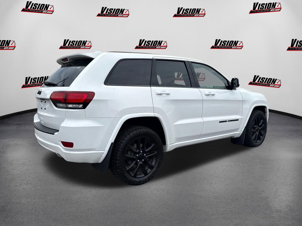 Used 2021 Jeep Grand Cherokee Laredo X AWD/4WD image 5