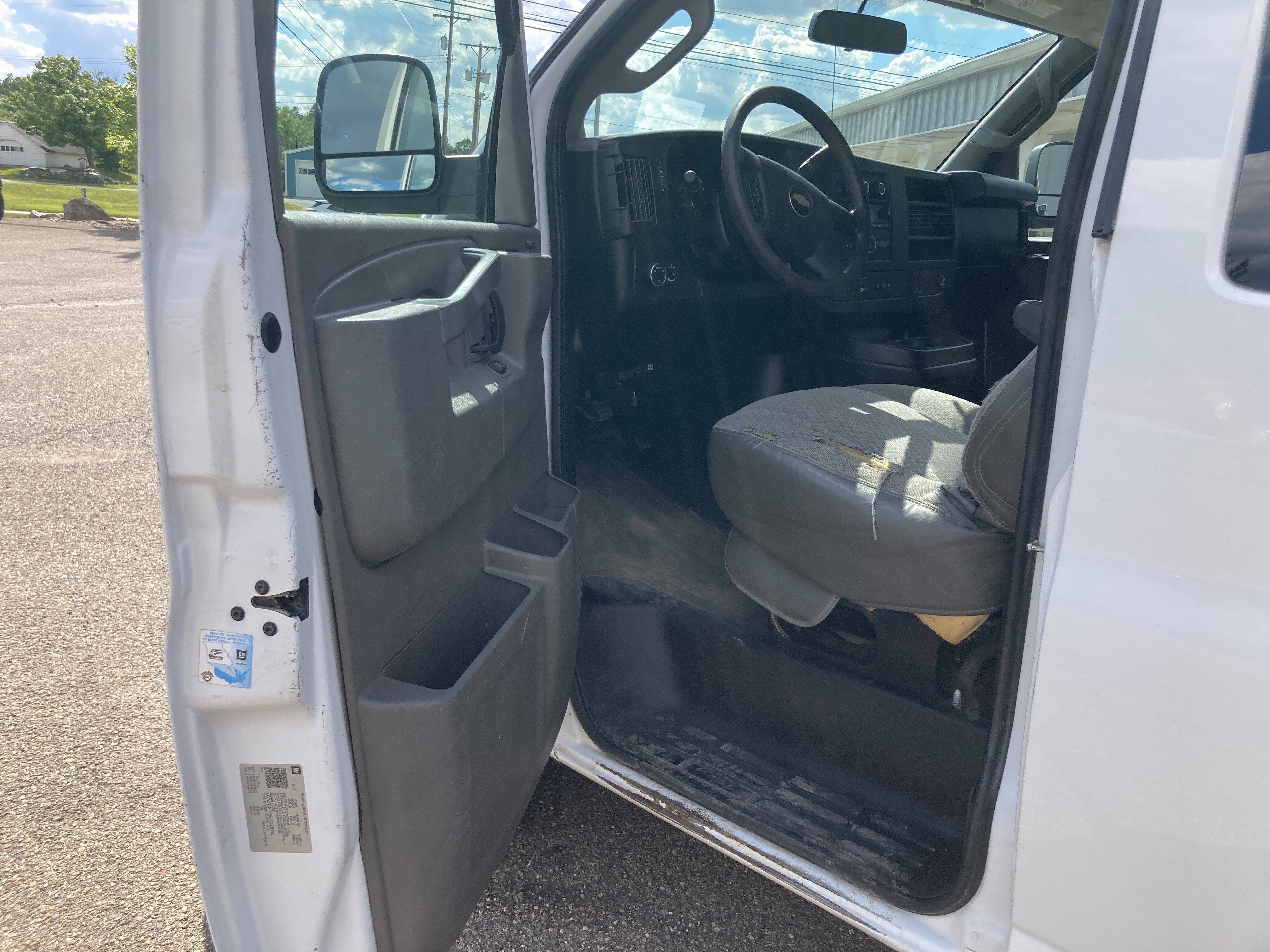 Used 2018 Chevrolet Express 3500 LT w/ LT Preferred Equipment Group RWD image 10