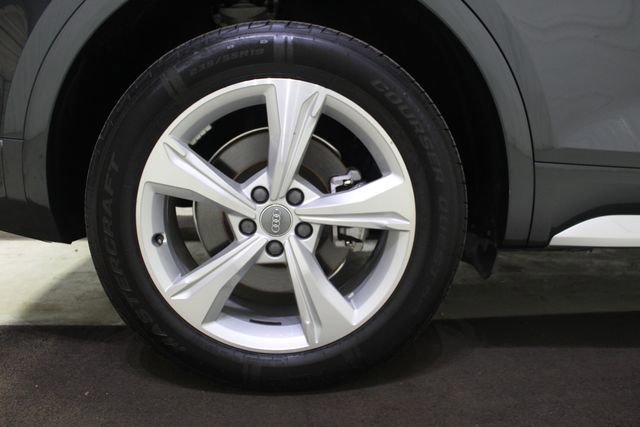 Used 2020 Audi Q5 2.0T Premium AWD/4WD image 31