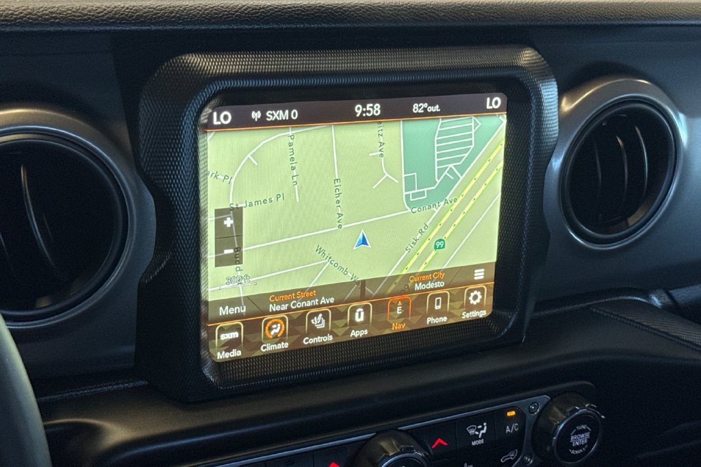 Used 2022 Jeep Gladiator Sport AWD/4WD image 18