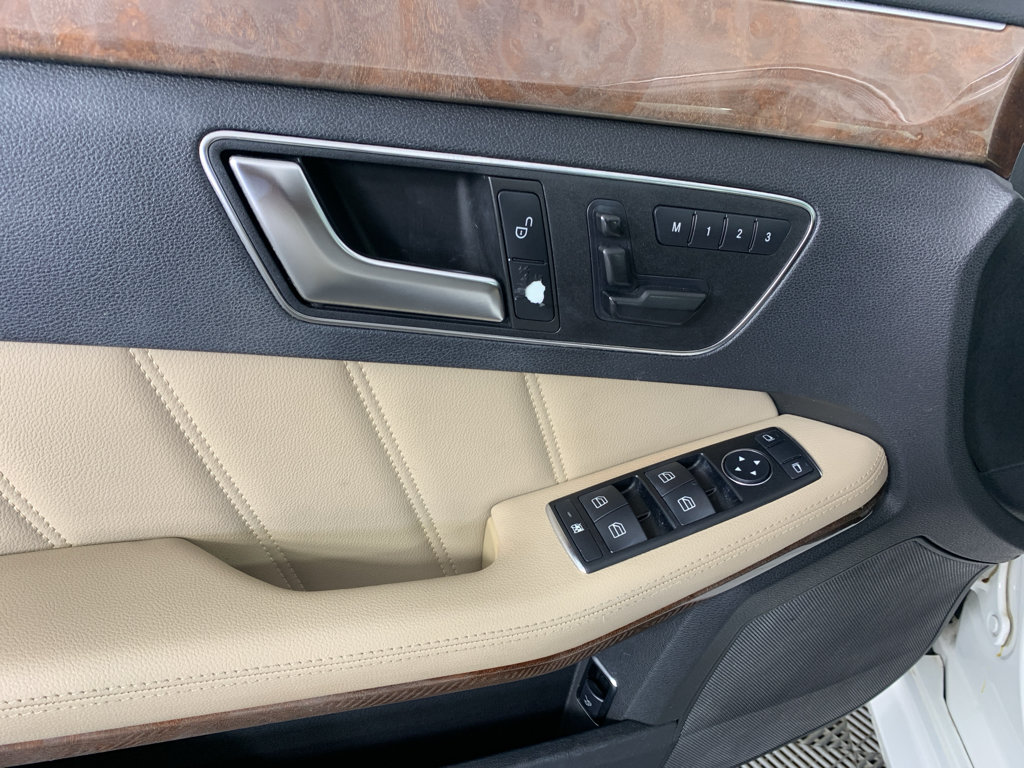 Used 2013 Mercedes-Benz E 350 4MATIC Sedan image 14