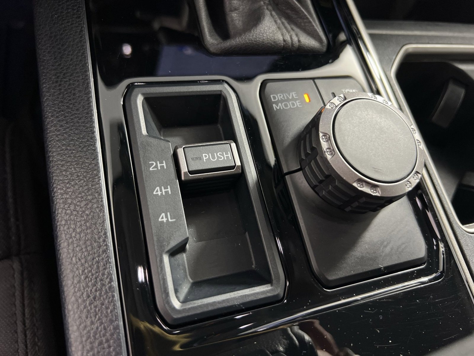 Used 2024 Toyota Tundra SR5 AWD/4WD image 32