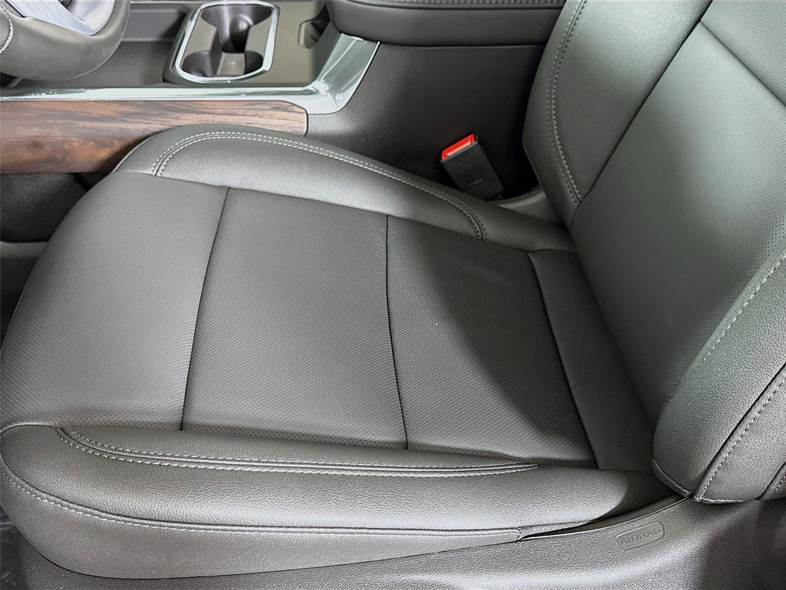 New 2026 GMC Sierra 3500 SLT w/ SLT Convenience Package image 15