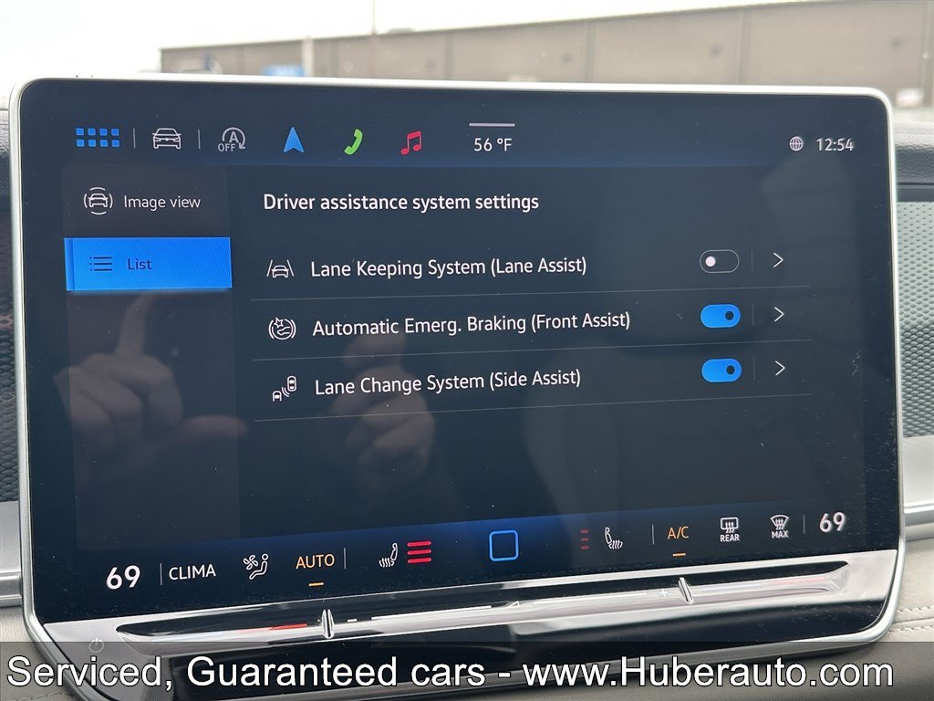 Used 2025 Volkswagen Tiguan SE AWD/4WD image 22
