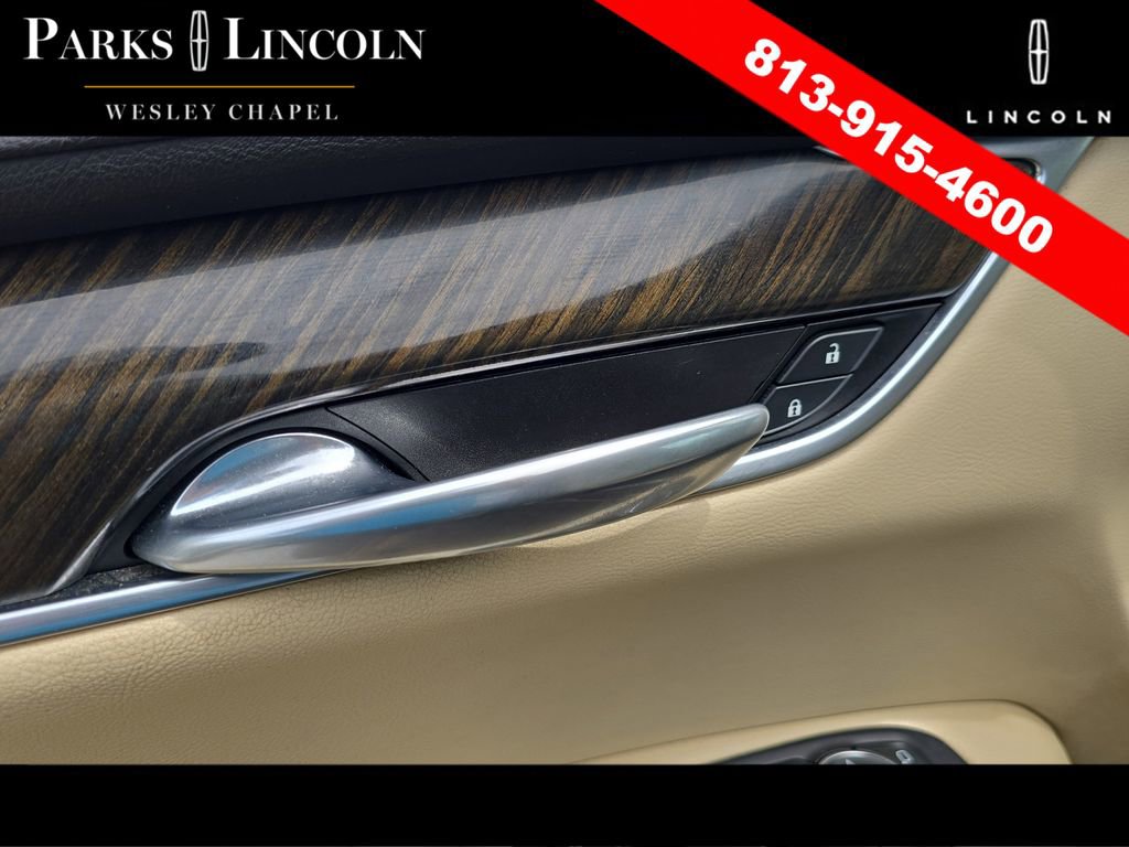 Used 2017 Cadillac XT5 FWD image 17
