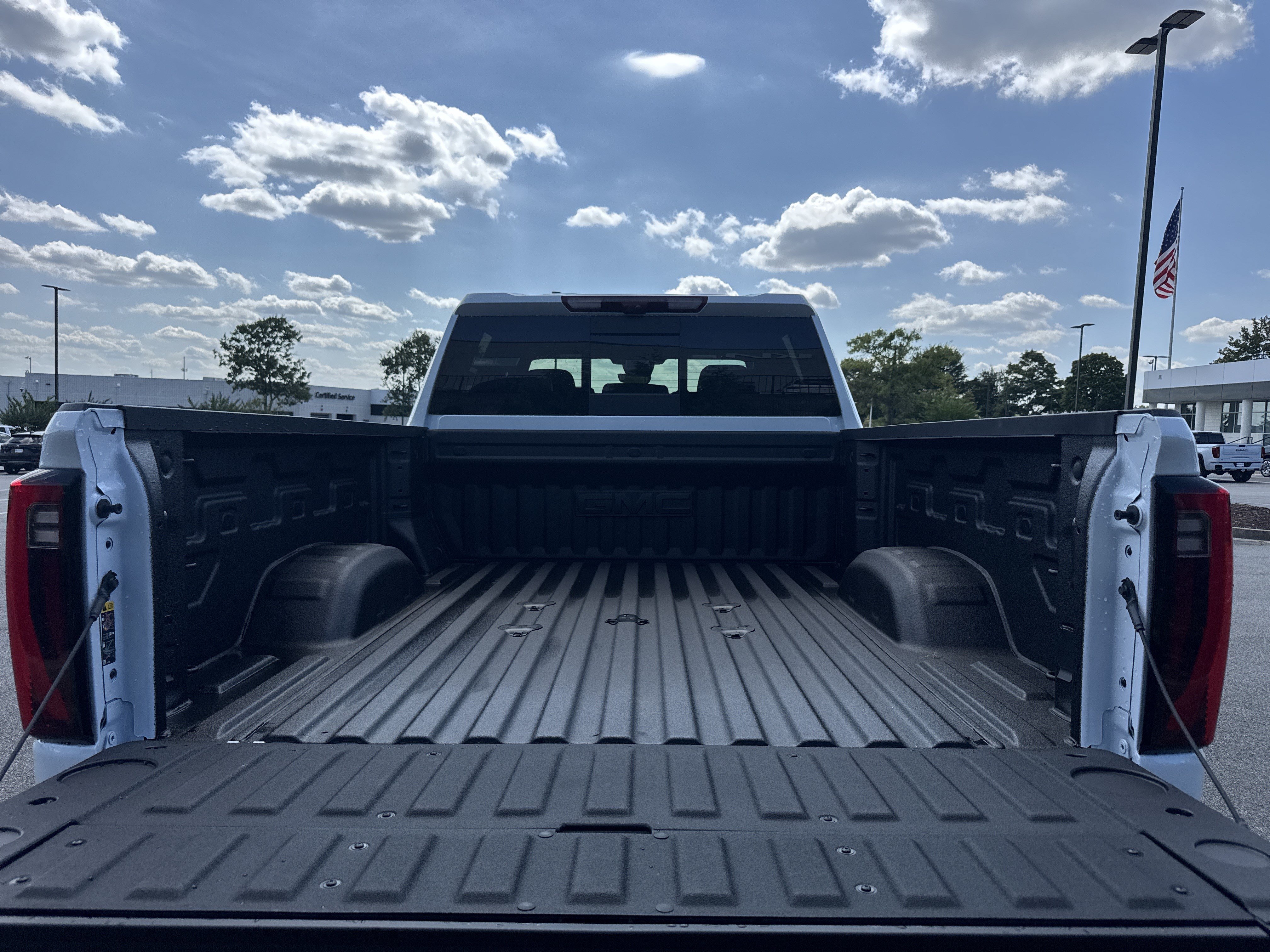 New 2026 GMC Sierra 2500 Denali Ultimate w/ LPO, Black Badging Package AWD/4WD image 34