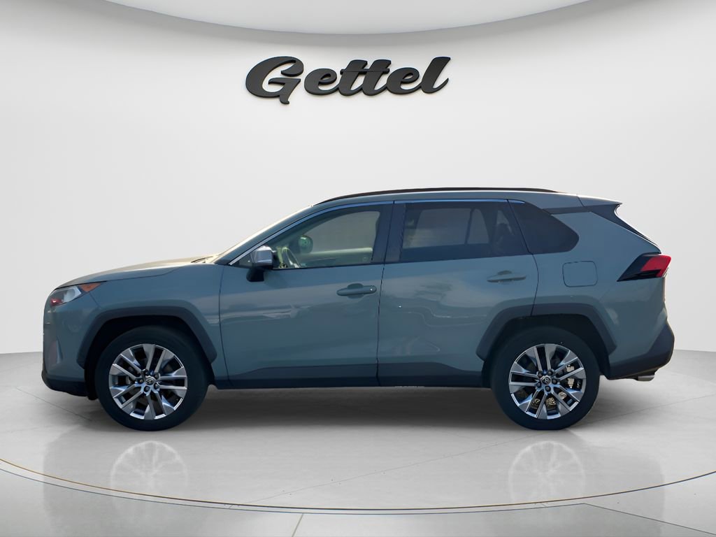 Used 2021 Toyota RAV4 XLE Premium image 7