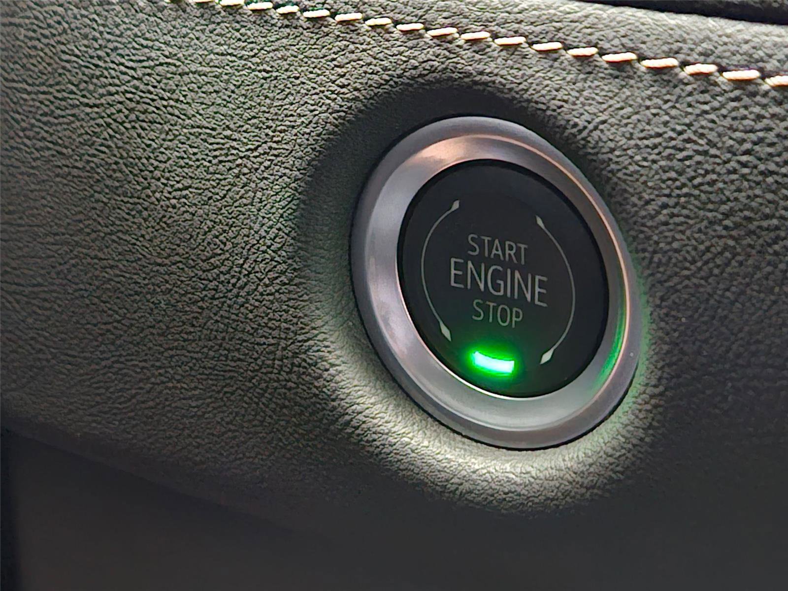 Certified 2025 Cadillac Escalade Premium Luxury w/ LPO, Floor Liner Package AWD/4WD image 23