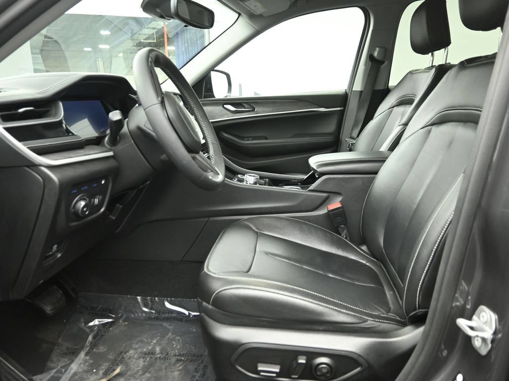 Used 2022 Jeep Grand Cherokee Limited 4xe AWD/4WD image 9