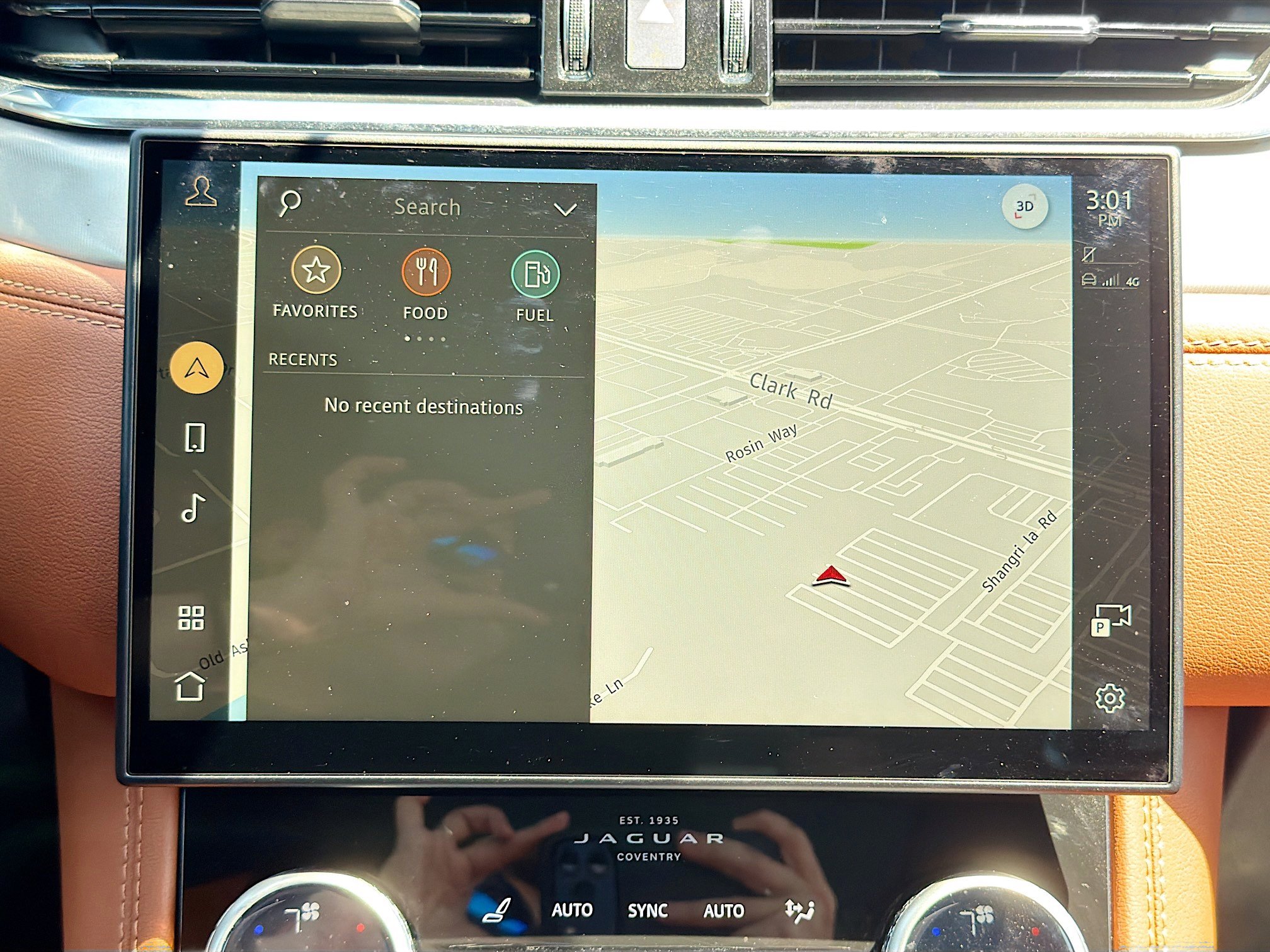 Used 2024 Jaguar F-PACE R-Dynamic S image 33