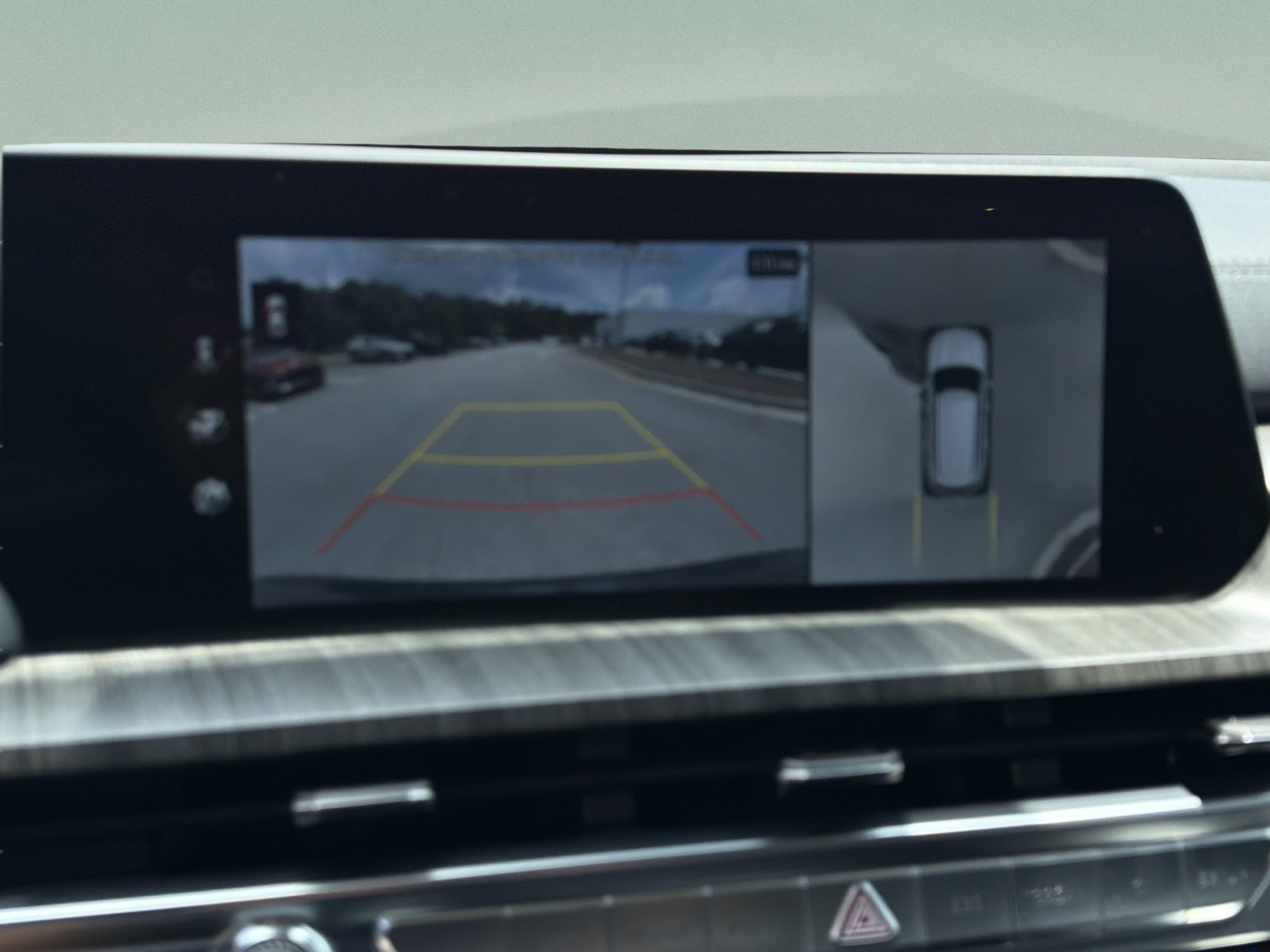 Used 2025 Kia Telluride SX w/ SX Captain's Chair Package FWD image 12