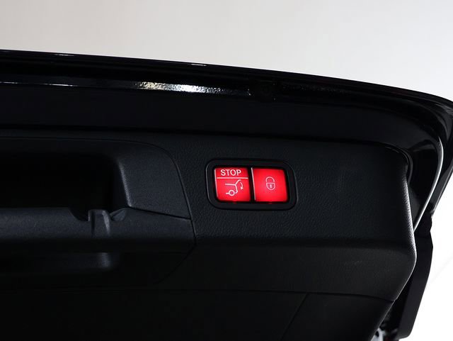 Used 2022 Mercedes-Benz GLC 300 4MATIC image 31