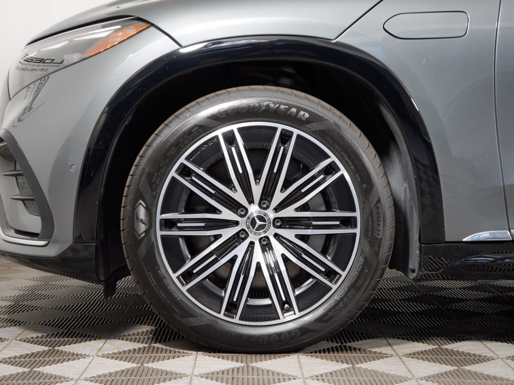 Certified 2023 Mercedes-Benz EQS 580 4MATIC SUV image 9