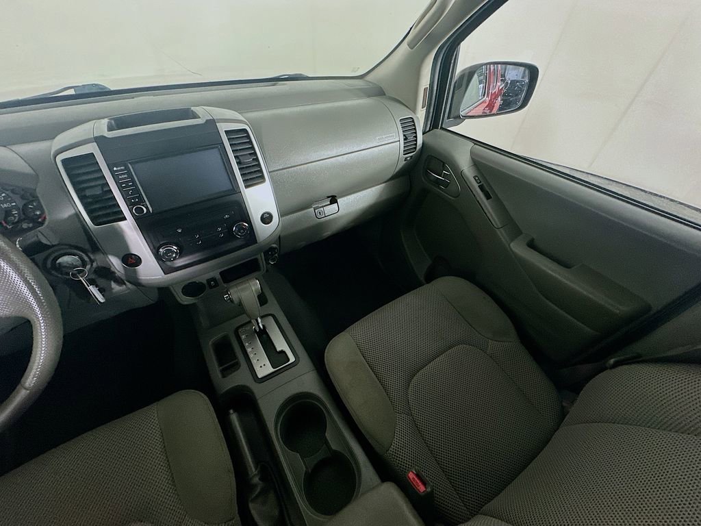 Used 2019 Nissan Frontier SV image 11