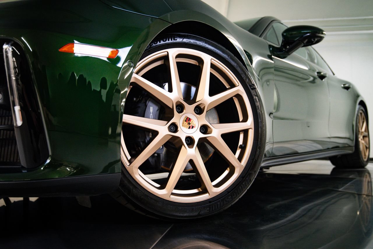 Certified 2025 Porsche Panamera image 12