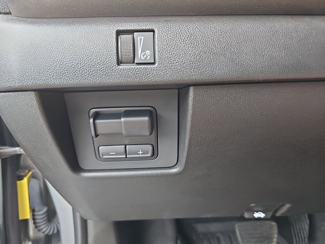 Used 2024 Chevrolet Colorado W/T image 29