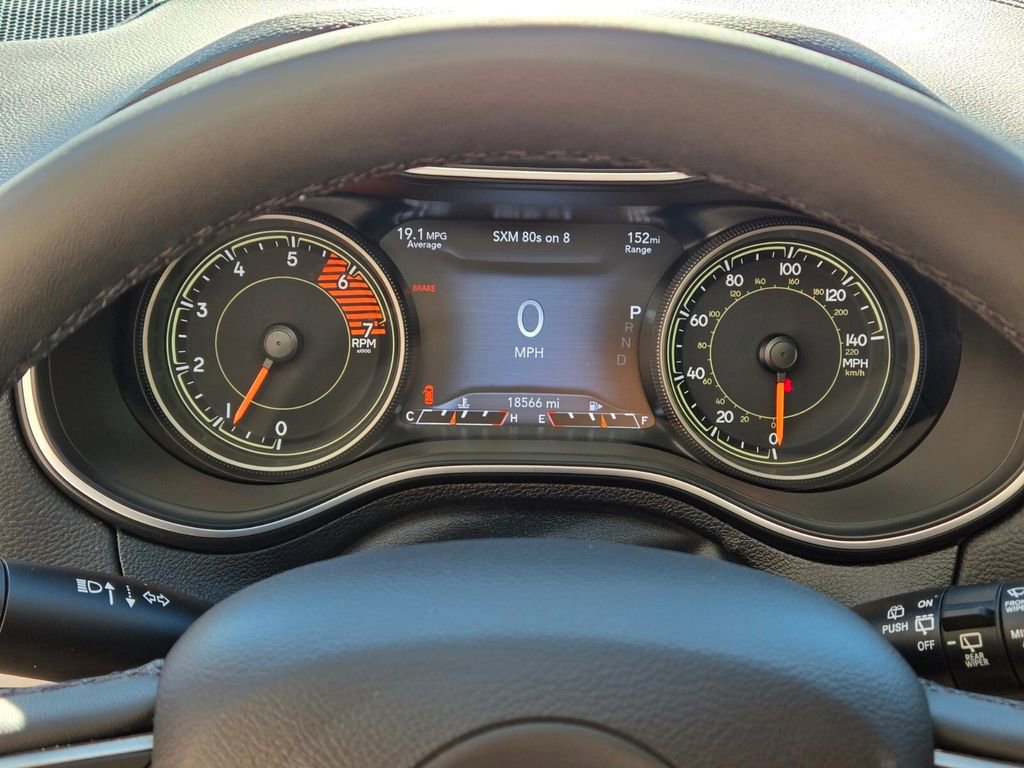 Used 2022 Jeep Cherokee Latitude Lux w/ Sun & Sound Group image 25