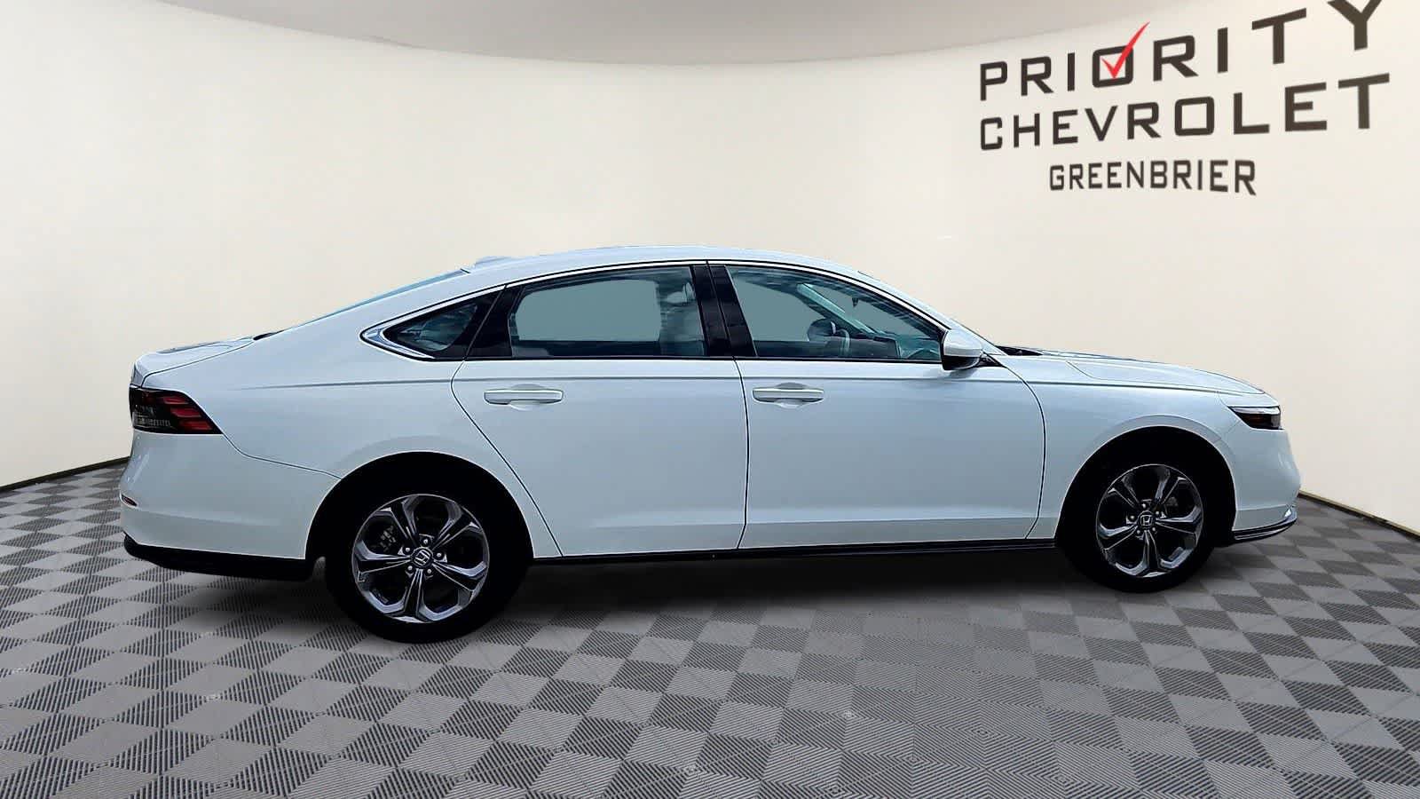 Used 2023 Honda Accord EX image 9