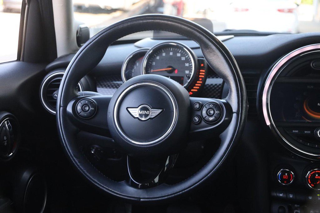 Used 2015 MINI Cooper S image 26